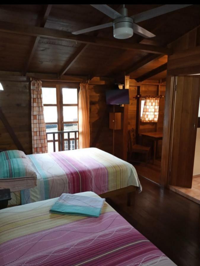 Hostal Hansi Bocas Town Exterior photo