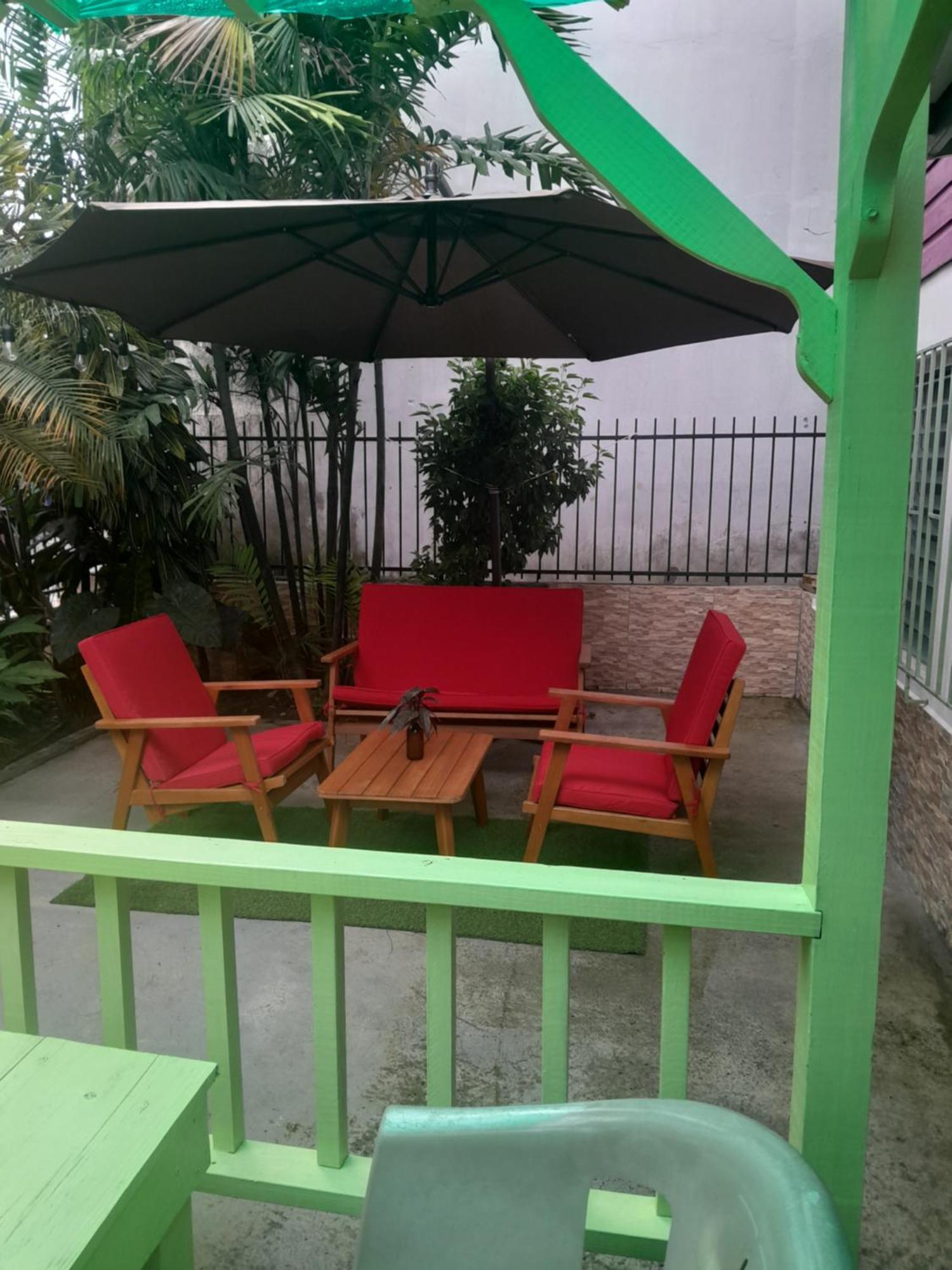 Hostal Hansi Bocas Town Exterior photo
