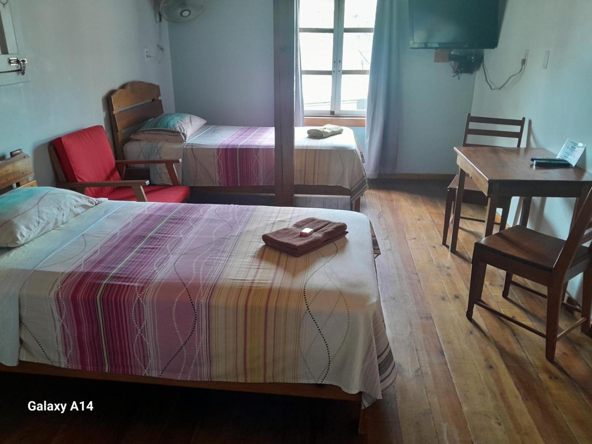 Hostal Hansi Bocas Town Exterior photo