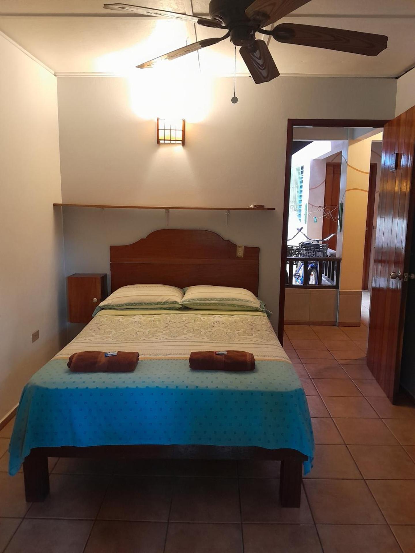 Hostal Hansi Bocas Town Exterior photo
