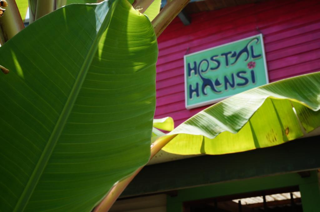 Hostal Hansi Bocas Town Exterior photo