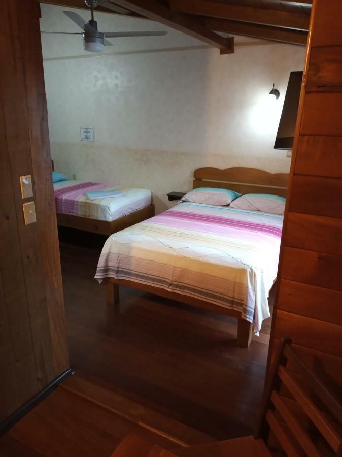 Hostal Hansi Bocas Town Exterior photo